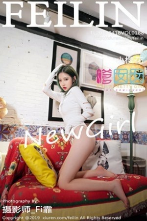 小樱花私房白色抹胸内衣+白色高叉连体衣绝美写真