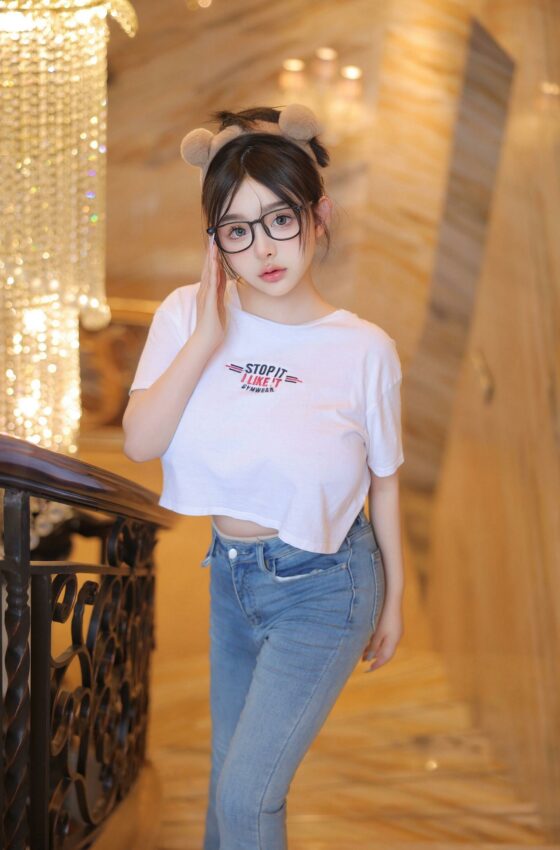 [秀人付费] 娜娜子yy 诱人私拍福利 丰乳肥臀