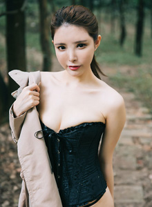 [BoLoli波萝社] 性感女神夏小秋秋秋黑丝美腿内衣诱惑写真 Vol.073