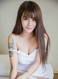 BoLoli波萝社性感美女夏美酱白皙美胸内衣诱惑首套写真