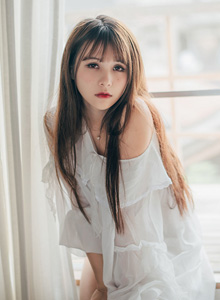 [Bololi波萝社] 性感美少女夏美酱坚挺爆乳白皙美腿写真