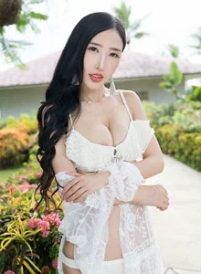 [MiStar魅妍社] 美女模特余心曼美胸长腿内衣诱惑塞班旅拍第一套 VOL.180