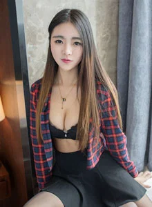 [TGOD推女神] 甜心萝莉可乐Vicky黑丝美腿丁字裤内衣诱惑写真