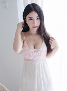 [IMiss爱蜜社] 性感女神谢芷馨Sindy波涛胸汹暖心连衣裙养眼写真 Vol.214