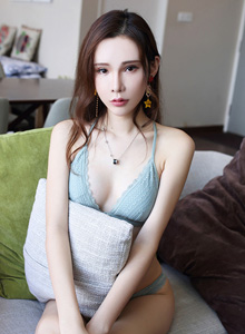 [CANDY糖果画报] 性感女神萌琪琪Irene修长美腿内衣诱惑沙巴旅拍第二套 Vol.049