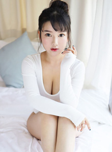 [MyGirl美媛馆] 童颜巨乳模特小尤奈低胸内衣比基尼私房写真第三套 Vol.342