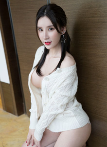 [HuaYang花漾写真] 美女主播周于希dummy开胸白杉黄短裙丝袜美腿写真 Vol.053