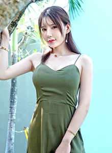 [FEILIN嗲囡囡] 美女主播周于希dummy吊带长裙楚楚动人海边写真 VOL.144