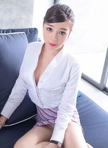 [IMiss爱蜜社] 性感女神芝芝Booty空姐制服丝袜美腿普吉岛旅拍 Vol.284