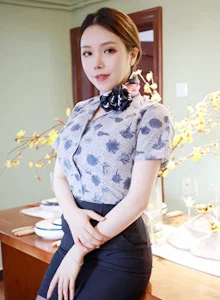 [MFStar模范学院] 性感女神黄楽然黑丝美腿职场OL装扮娇媚写真 Vol.286