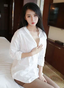 [MFStar模范学院] 性感模特白子嫣nicky白衬衫+黑丝袜诱惑写真 Vol.156