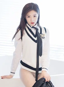 [IMiss爱蜜社] 模特杨紫嫣Cynthia丝袜美腿清纯装扮酒店剧情写真 Vol.467