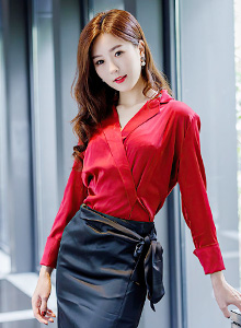 [IMiss爱蜜社] 美女模特杨紫嫣Cynthia - 典雅礼裙与魅惑丝袜心愿旅拍 Vol.502