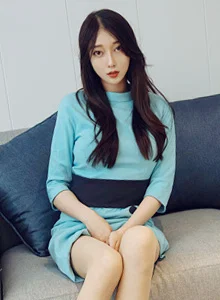 [HuaYang花漾] 丽质模特玥儿玥er - 丝袜美腿狂野豹纹性感写真 Vol.292