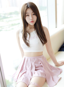 [MFStar模范学院] 美女模特梦梵 - 轻薄吊带与粉色短裙娇媚写真 Vol.384