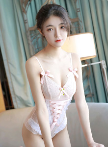 [MFStar模范学院] 美女模特Laura苏雨彤 - 粉色蕾丝连体内衣系列写真 Vol.413