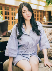 [Toutiao头条女神] 美女模特大丹丹 - 修长美腿爱在深秋优雅写真集