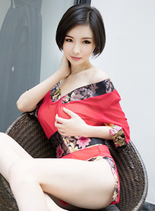 [MiStar魅妍社] 短发美女Jenny佳妮 - 傲人巨乳+修长美腿性感写真 Vol.077