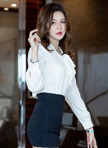 [IMiss爱蜜社] 新人模特芷萱mimi - 白衬衫黑短裙职场OL系列写真 Vol.558