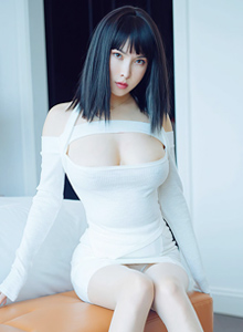 [HuaYang花漾] 新人模特乔漫妮mina - 丰盈雪峰+丝袜美腿性感写真 Vol.371