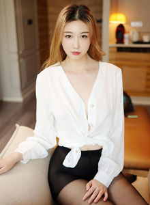 [MFStar模范学院] 新人模特芊澄 - 黑丝美腿+凹凸身材首套写真 Vol.475