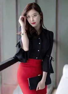 [XIAOYU语画界] 性感女神杨晨晨Yome - 蕾丝吊袜秘书职场OL青岛旅拍 Vol.523