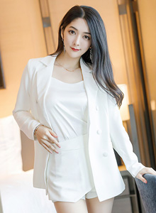 [IMiss爱蜜社] 性感女神Angela小热巴 - 白色睡裙与朦胧丝袜写真 Vol.484