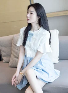 [IMISS爱蜜社] 新人模特逗逗doudou - 牛仔裤+清纯服饰性感写真 Vol.624