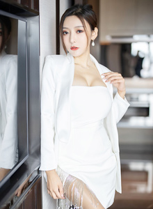 [MyGirl美媛馆] 性感女神王馨瑶yanni - 抹胸服饰+丝足美腿江浙沪旅拍 Vol.541