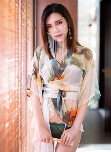 [MyGirl美媛馆] 性感女神绮里嘉Carina - 室外泳池+异域风情心愿旅拍 VOL.522