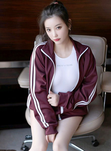 [XIAOYU语画界] 性感女神杨晨晨Yome - 白色上衣+丝袜系列写真 VOL.714