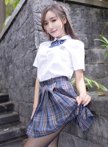[XIAOYU语画界] 性感女神王馨瑶yanni - JK制服+黑丝系列写真 VOL.604