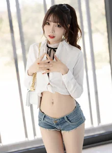 [XIAOYU语画界] 性感女神芝芝Booty - 白衬衫+热裤系列青岛旅拍 VOL.521