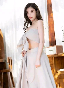 [XIAOYU语画界] 性感女神杨晨晨Yome - 杏色上衣+长裙系列丽江旅拍 VOL.734