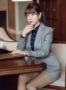 [花漾HuaYang] Vol.298 女神王雨纯 - 总裁vs土气职员主题西双版纳旅拍