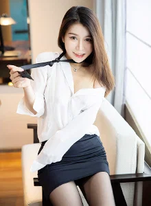 [美媛馆MyGirl] Vol.565 模特Vetiver嘉宝贝儿 - 职场OL+黑丝系列性感写真