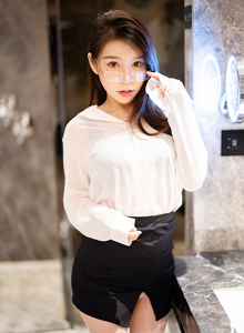 [MyGirl美媛馆] VOL.589 模特vetiver嘉宝贝儿 - 白衬衫+OL系列杭州旅拍