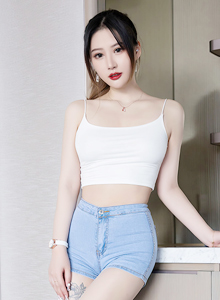 [语画界XIAOYU] Vol.813 模特张欣欣 - 白色吊带上衣+牛仔短裤性感写真