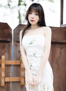 [语画界XIAOYU] Vol.818 女神芝芝Booty - 白色连衣裙+白丝高跟性感写真