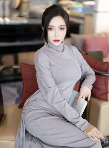 [秀人XiuRen] No.5745 女神王馨瑶yanni - 灰色长裙+黑丝美腿性感写真