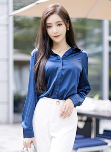 [秀人XiuRen] No.5790 女神王馨瑶 - 蓝色上衣+简约白色长裤性感写真