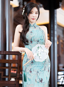 [语画界XIAOYU] Vol.882 女神杨晨晨Yome - 旗袍服饰+原色丝袜心愿旅拍