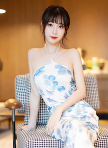 [语画界XIAOYU] Vol.877 模特林星阑 - 露肩连衣裙+白色丝袜性感写真