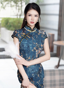 [秀人XiuRen] No.5658 模特媛媛酱belle - 深色旗袍+原色丝袜性感写真