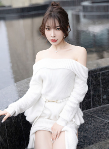 [秀人XiuRen] No.6132 女神徐莉芝Booty - 露肩连衣长裙+原色丝袜性感写真