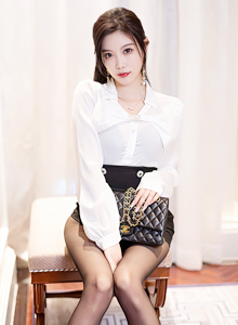 [语画界XIAOYU] Vol.937 女神杨晨晨Yome - 白色上衣+黑色短裙私房写真